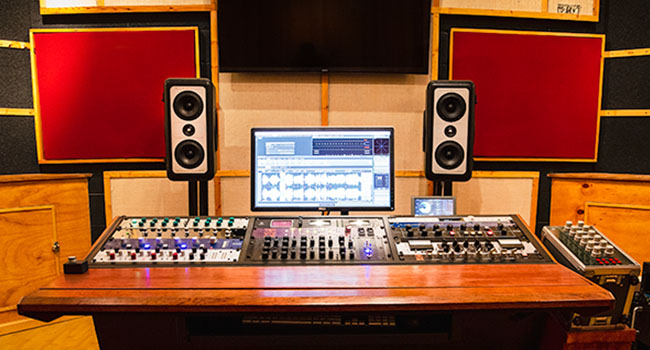 Audio Mastering Studio Photo with sound treatment and Barefoot MM27 Gen 2 speakers in the Kingston, New York